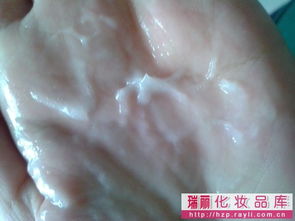 探索英國AA網薰衣草花水 瑞麗網化妝品庫的水潤之作